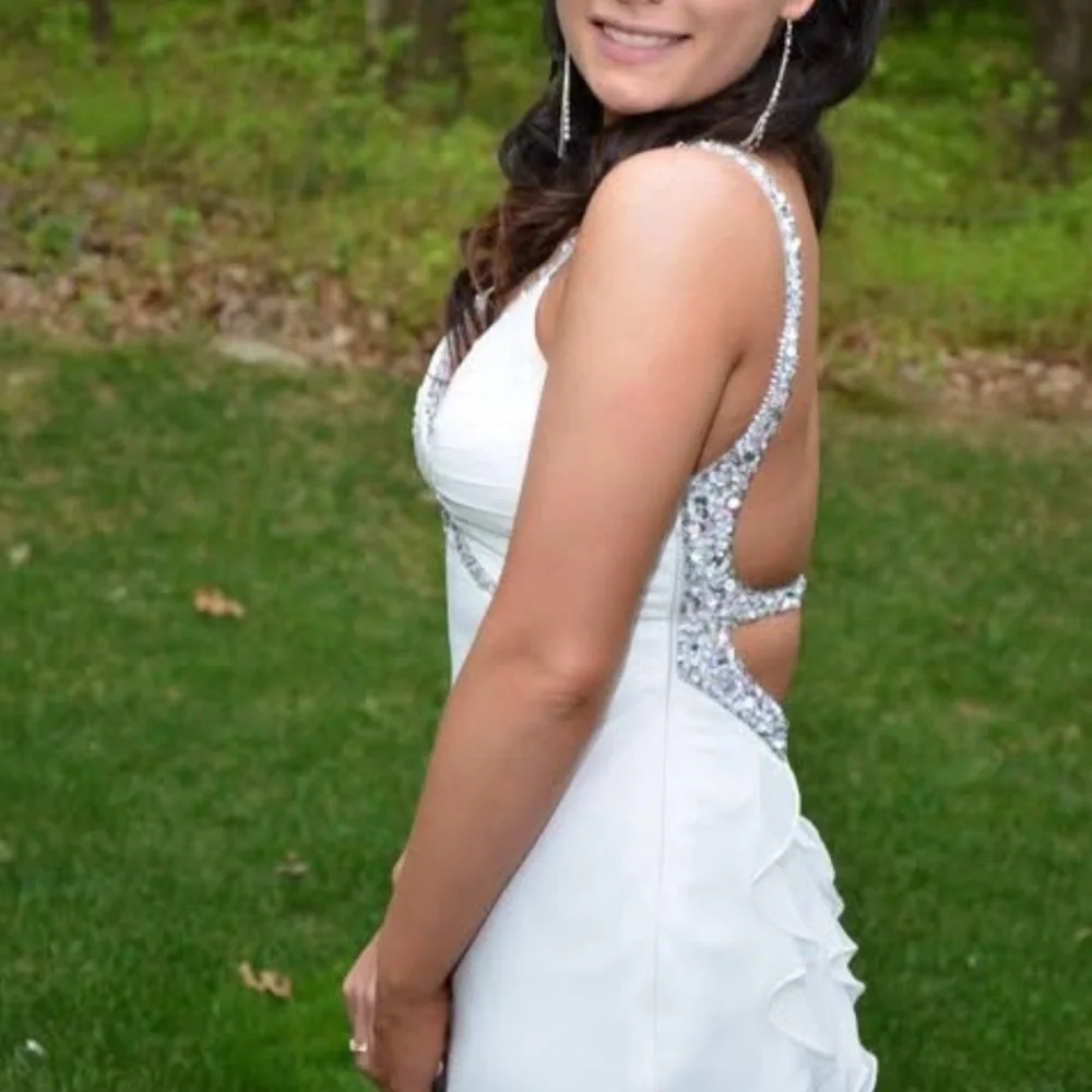 Faviana Couture White Prom Dress Size Women’s 8 - Picture 3 of 13